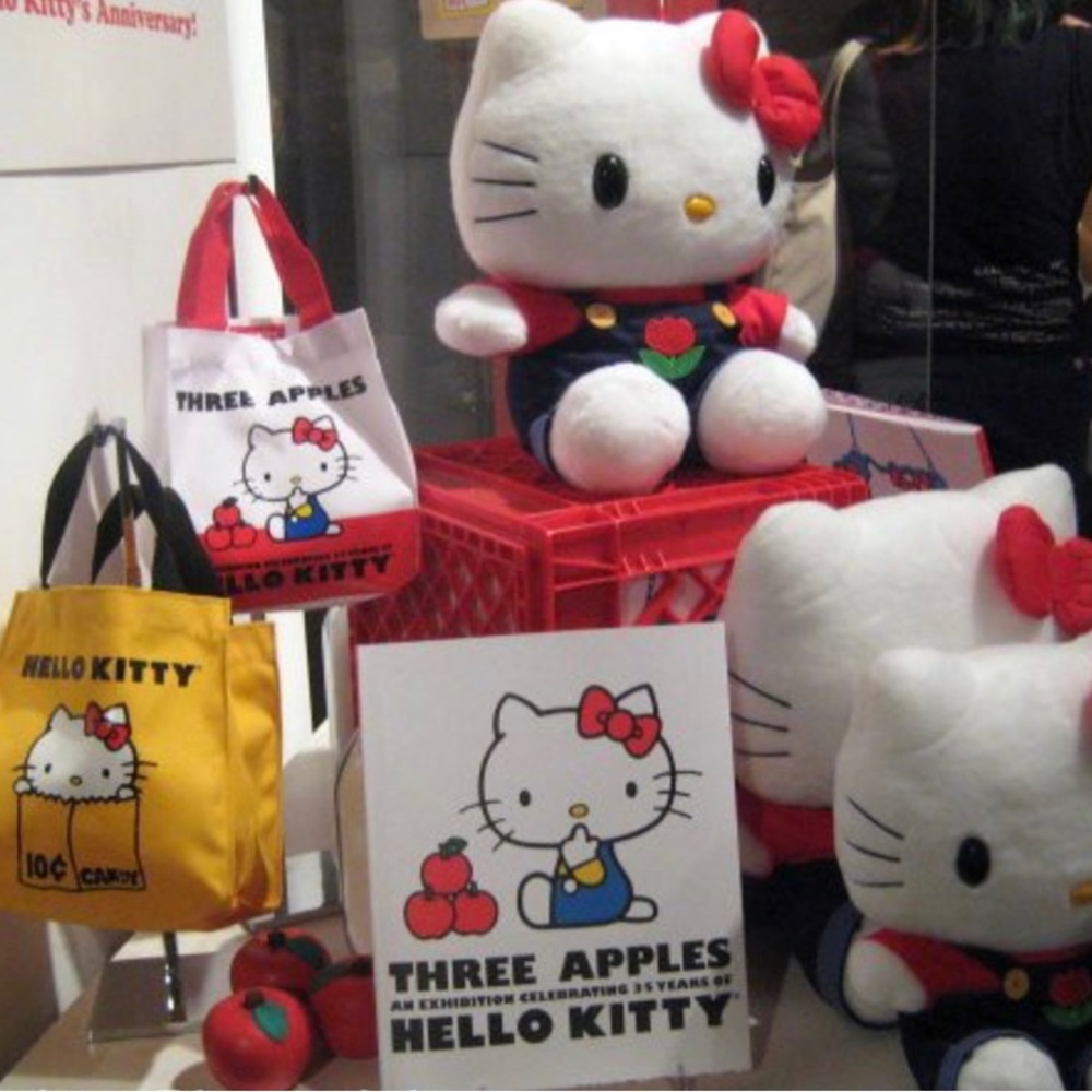 2009 Hello Kitty Sanrio 35th Anniversary Limited Edition Three Apples Tote Bag - Picture 11 of 11